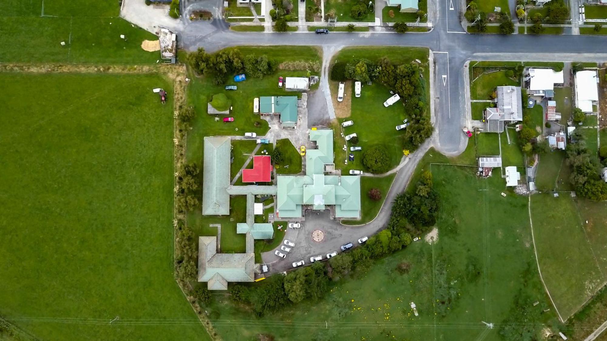 Thomas'S Catlins Lodge And Camp Ground Owaka Exterior photo